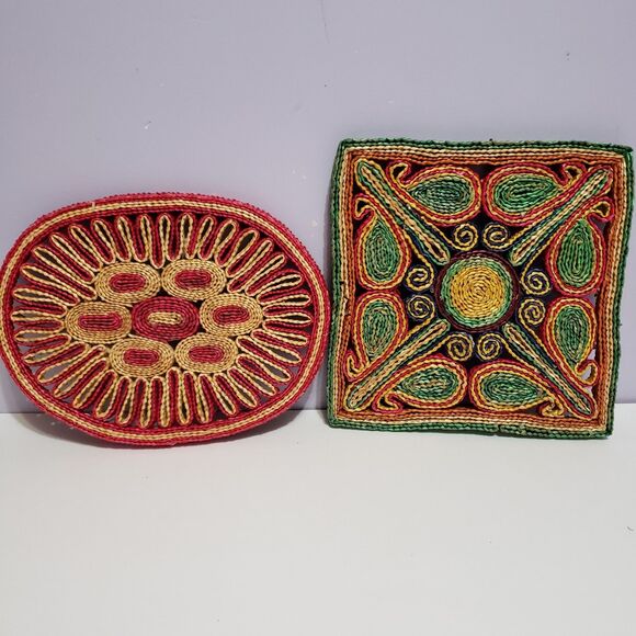 Woven Rattan Trivets Hot Pads  Adsorted Lot of 2 Red Green - Picture 1 of 8